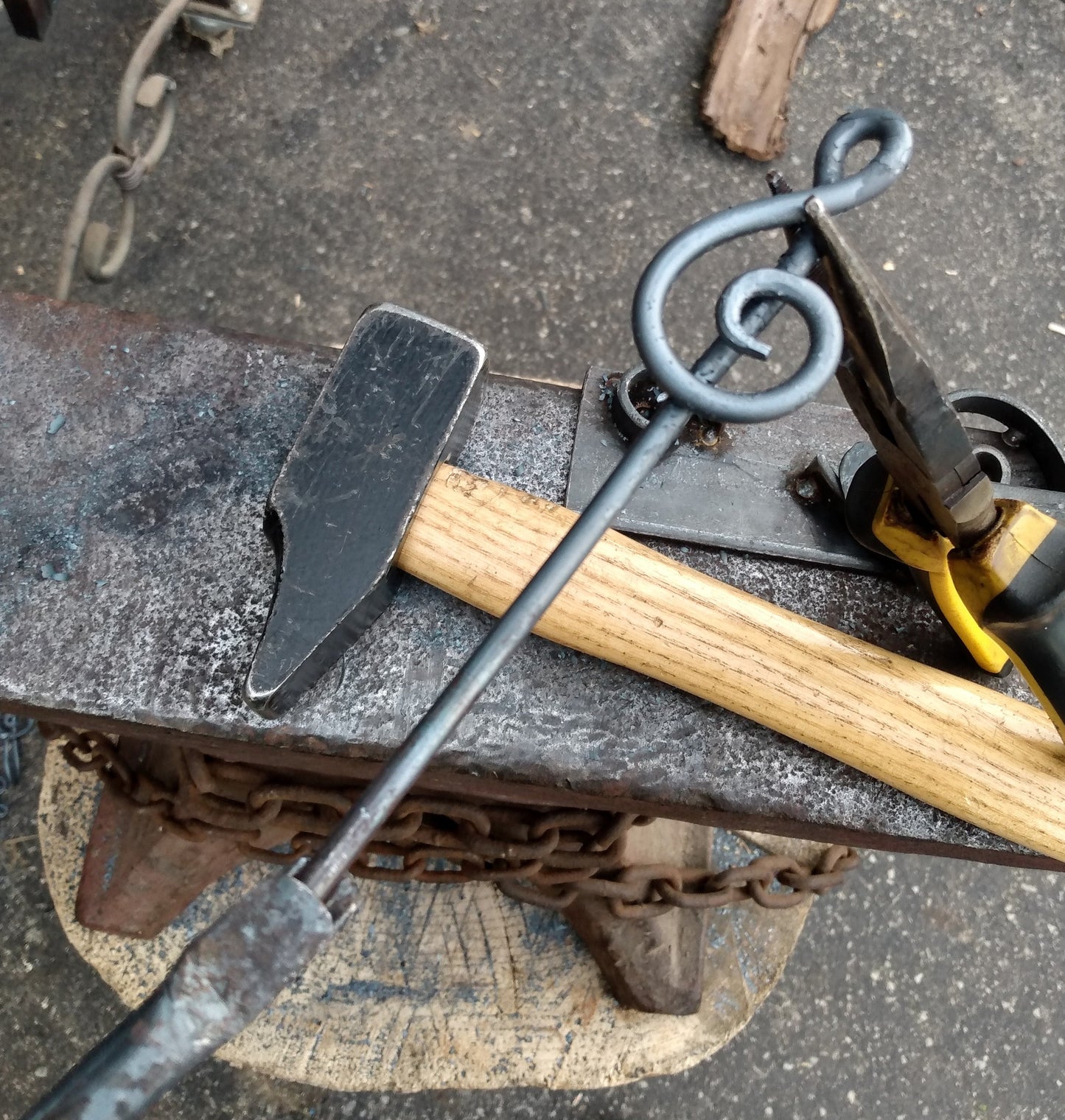 Scrolling and Bending - Forged Hooks Workshop