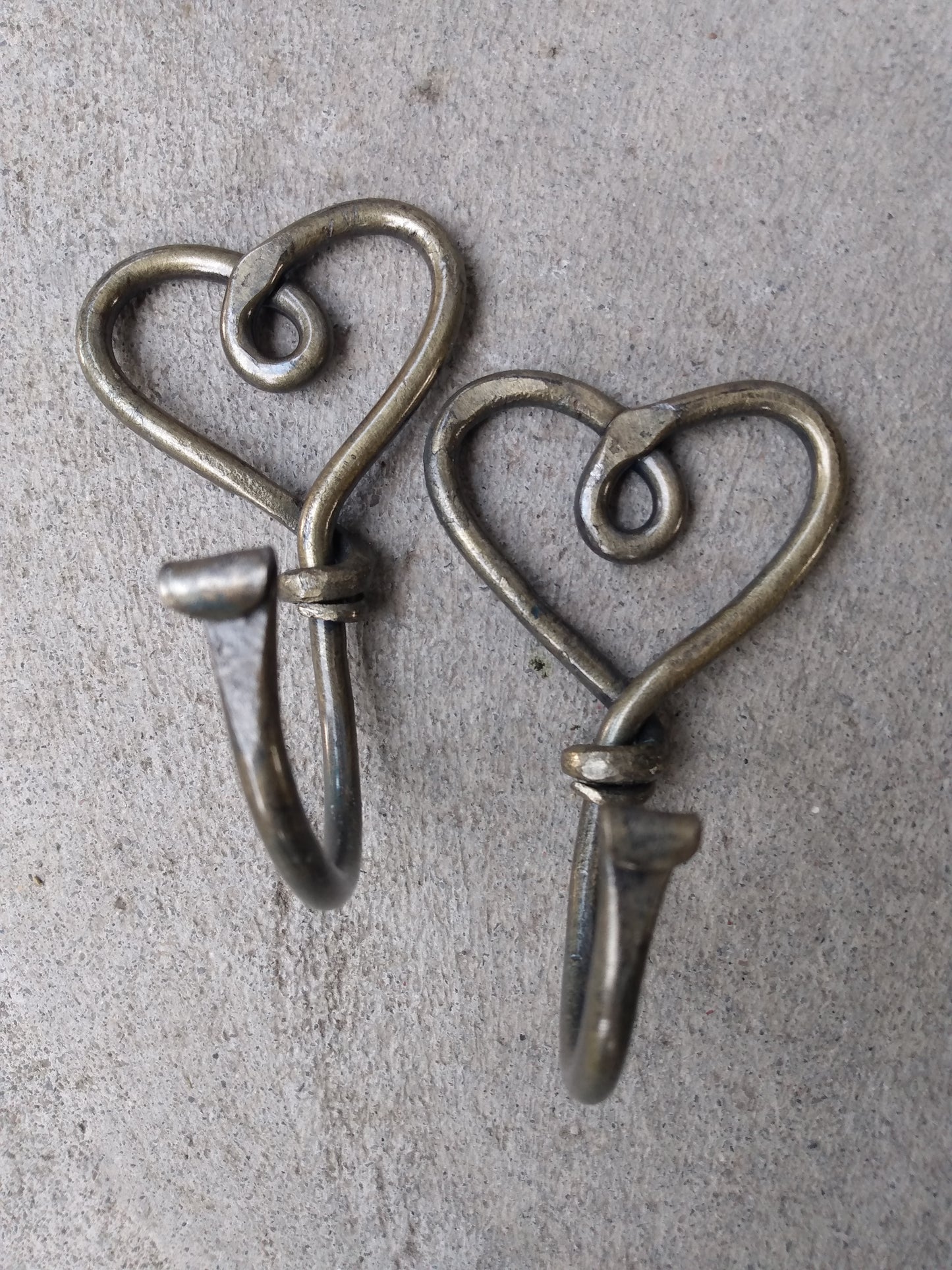 Wrap-around Heart Wall Hooks