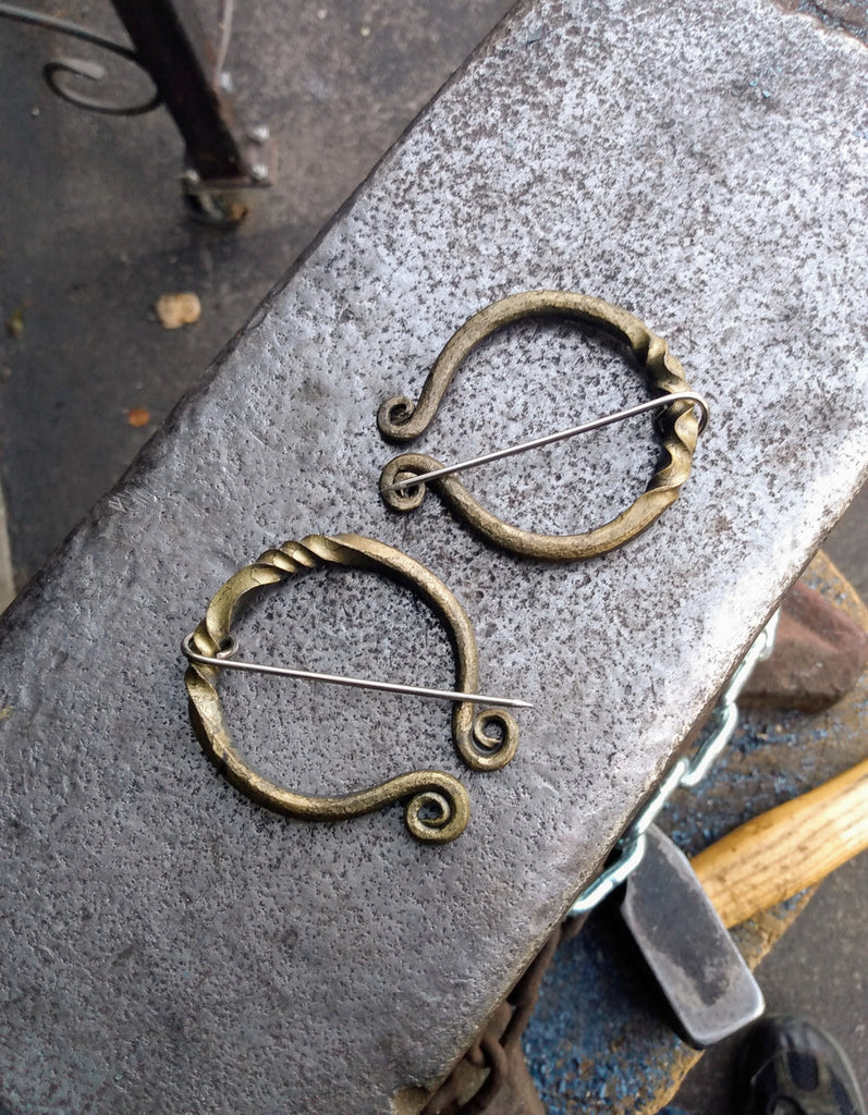 Cloak Pin – Steel – Arrigos Blacksmiths